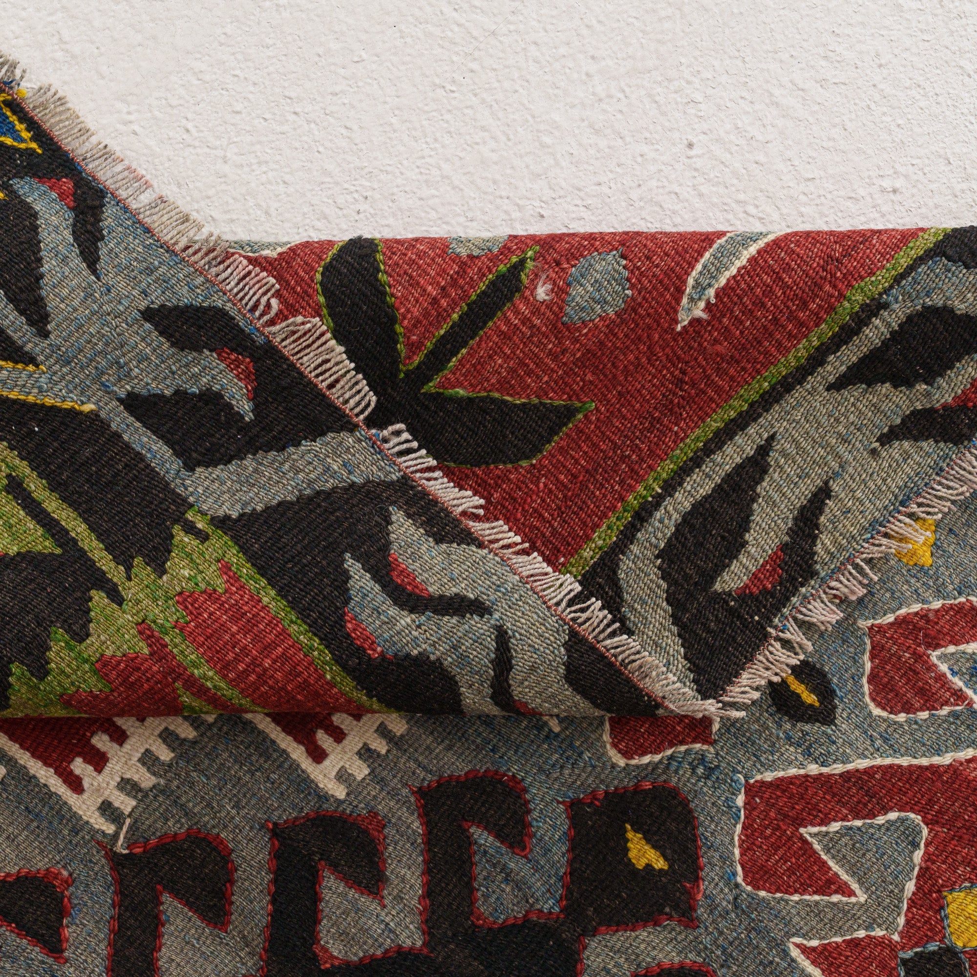 Vaelisine - Vintage Turkish Area Rug