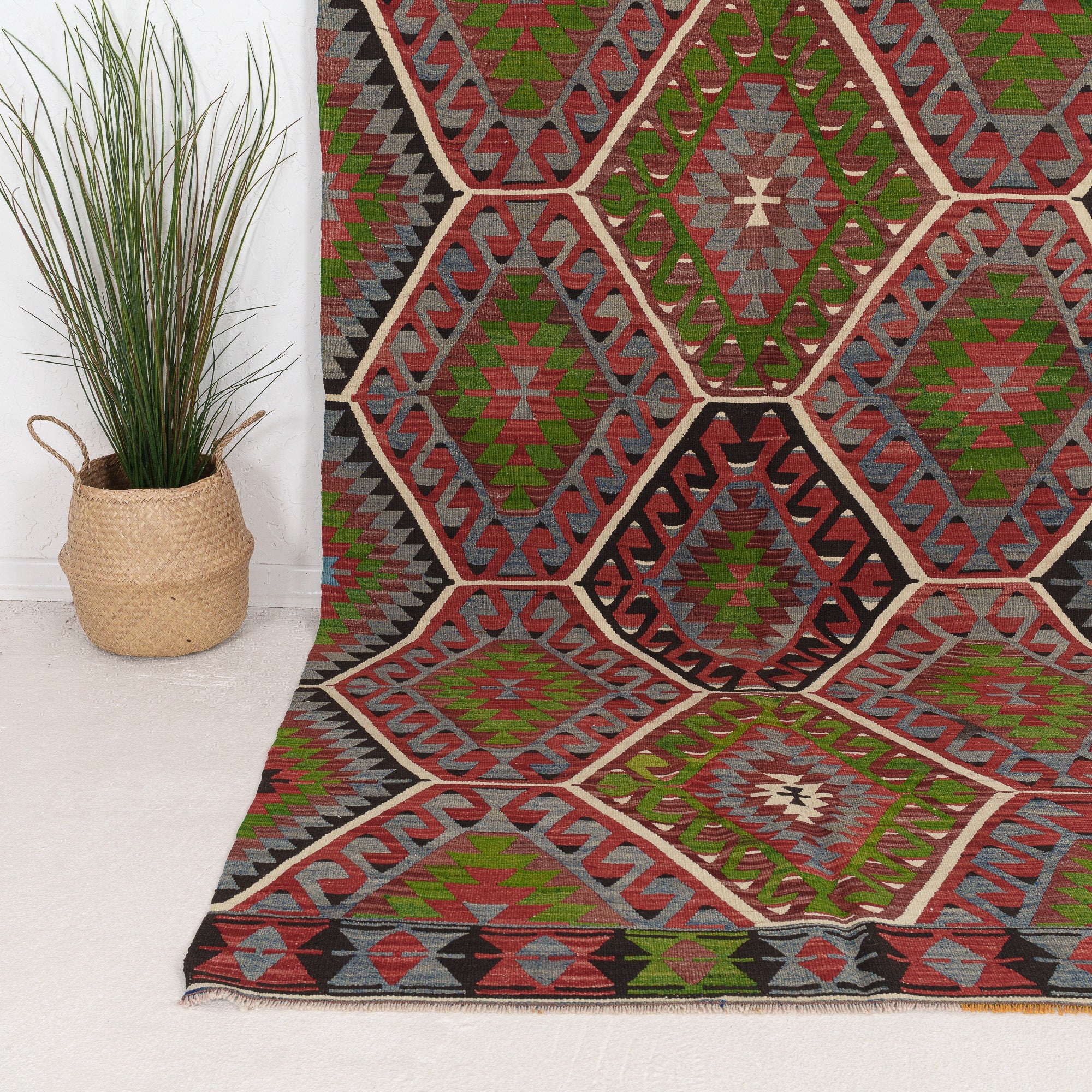 Saerinella - Vintage Turkish Area Rug