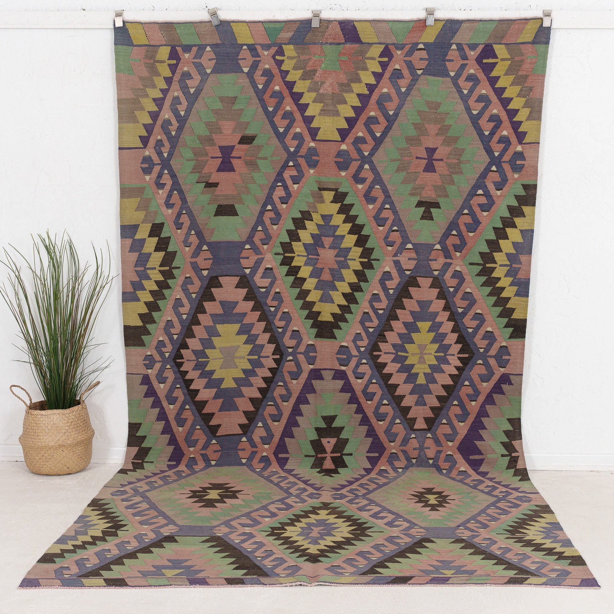 Saeriness - Vintage Turkish Area Rug