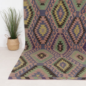 Saeriness - Vintage Turkish Area Rug