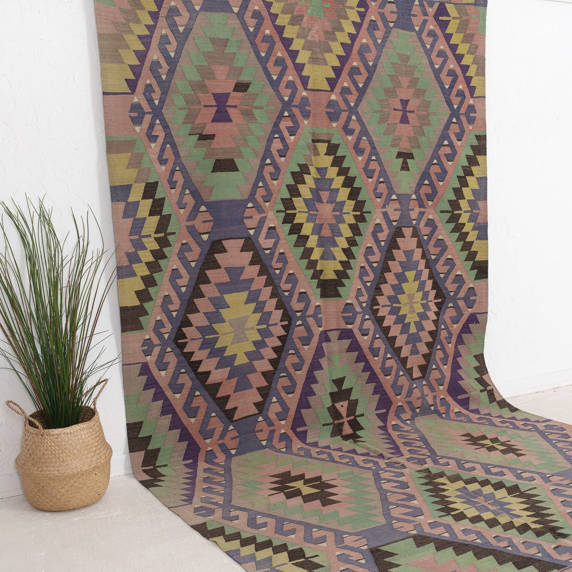 Saeriness - Vintage Turkish Area Rug