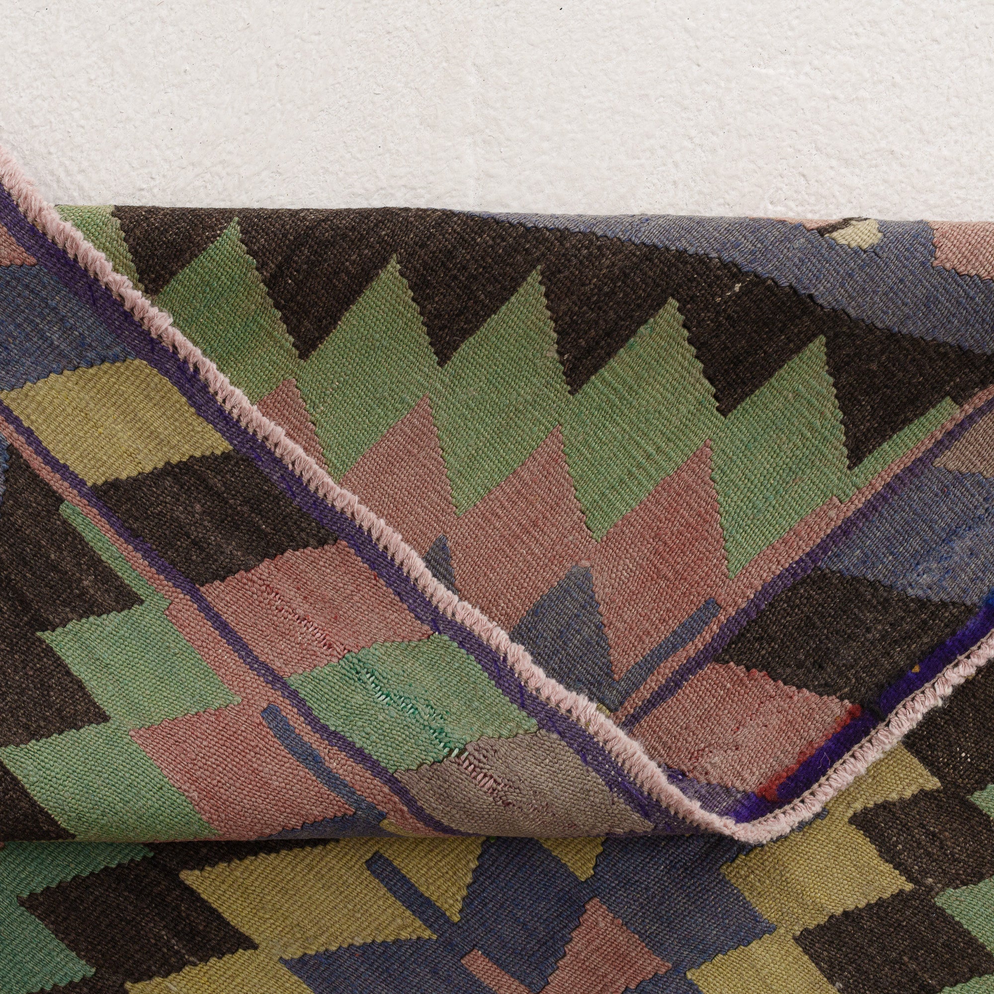 Saeriness - Vintage Turkish Area Rug