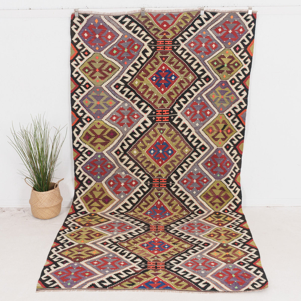 Waeliness - Vintage Turkish Area Rug