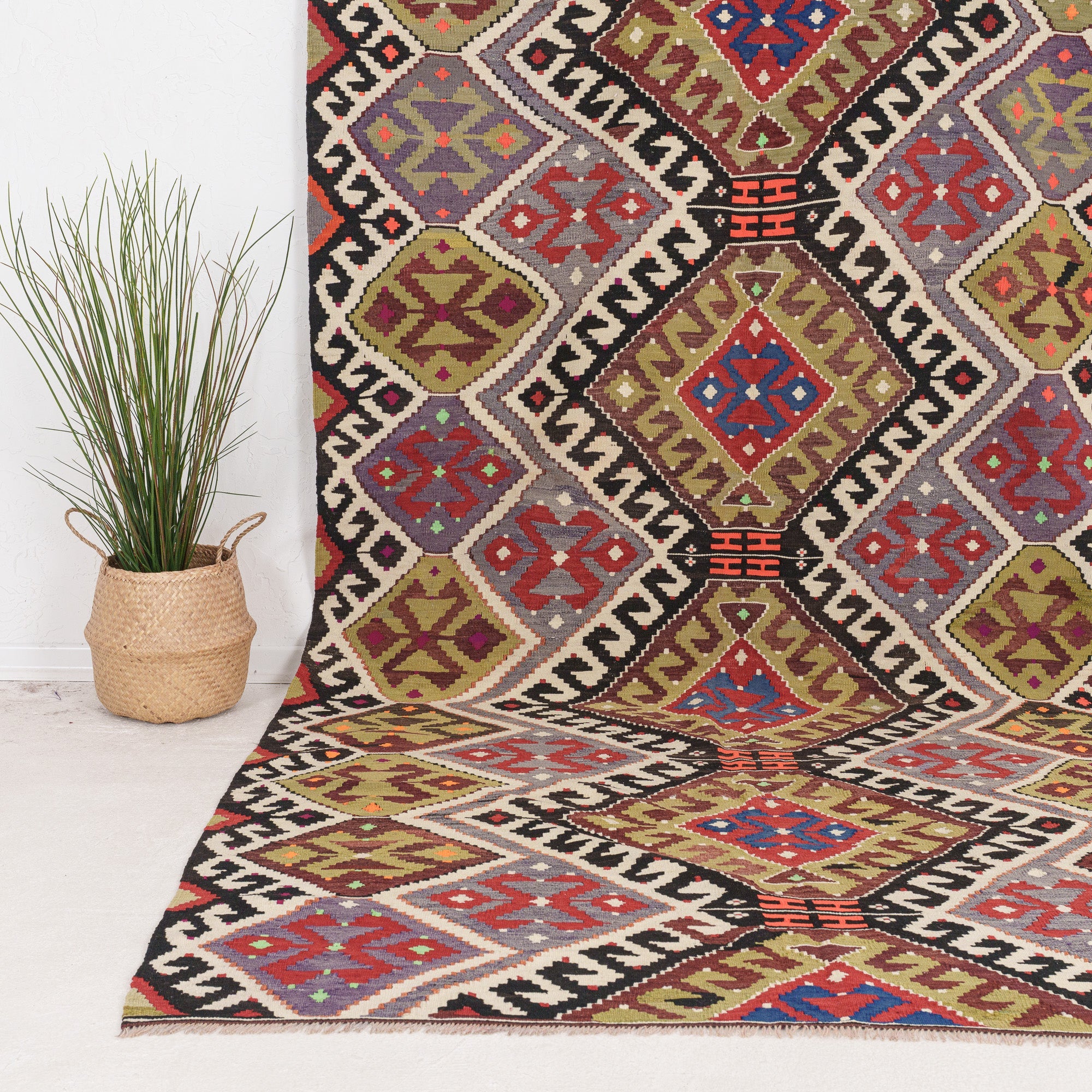 Waeliness - Vintage Turkish Area Rug