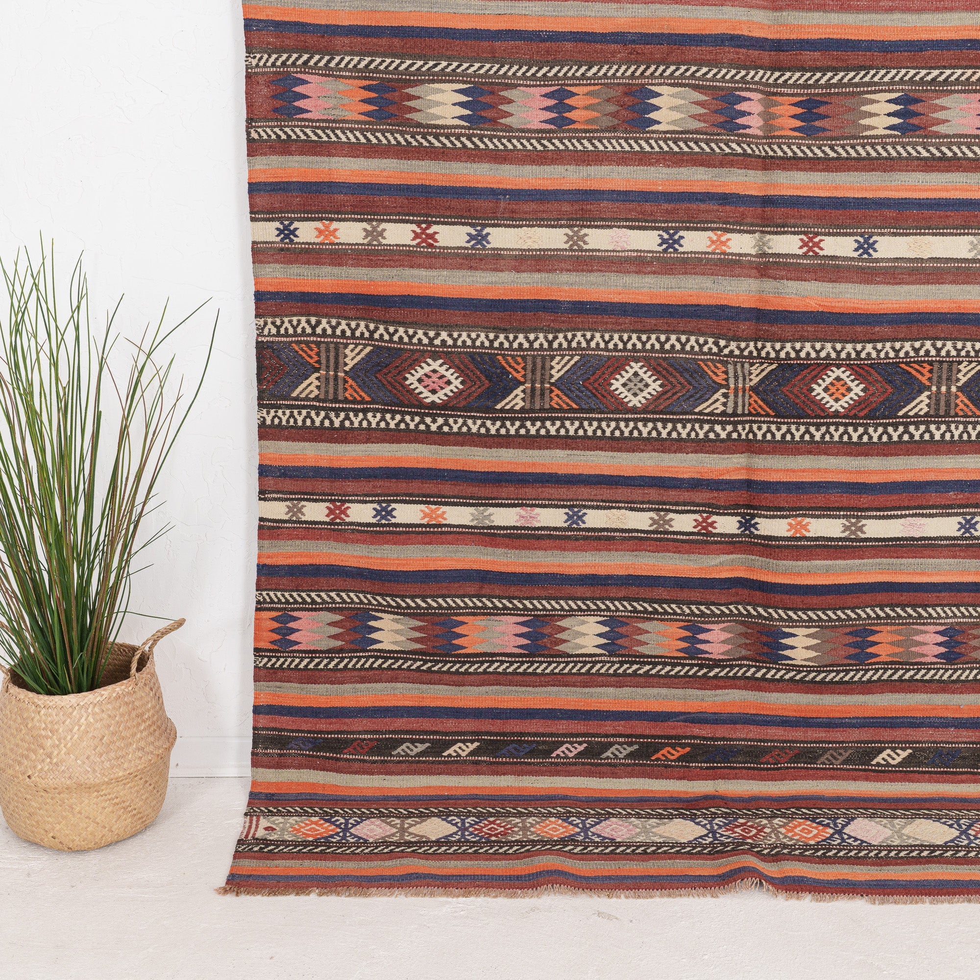 Xaerisa - Vintage Turkish Area Rug