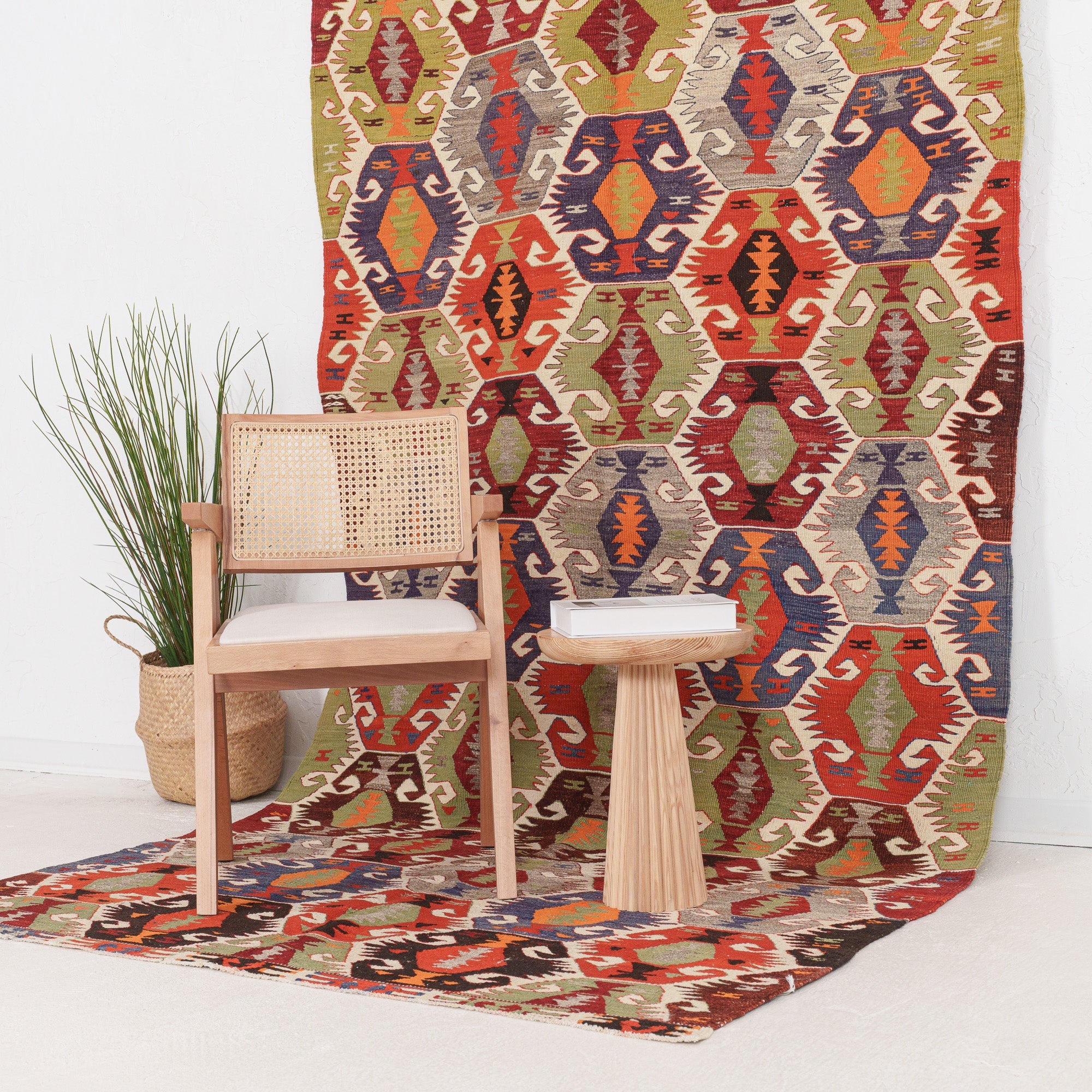 Vaelisa - Vintage Turkish Area Rug