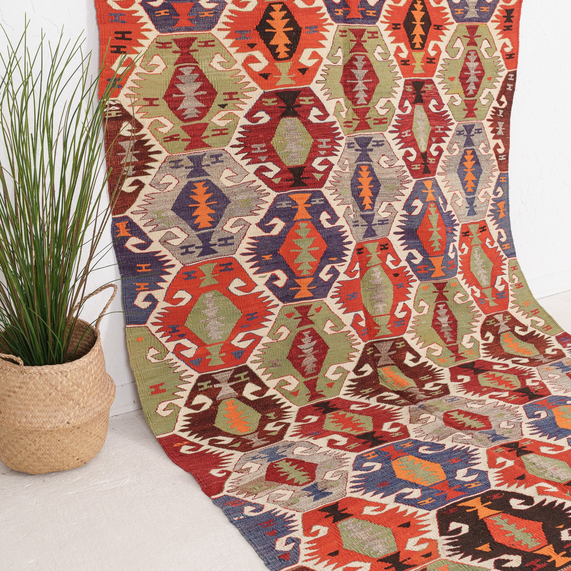 Vaelisa - Vintage Turkish Area Rug