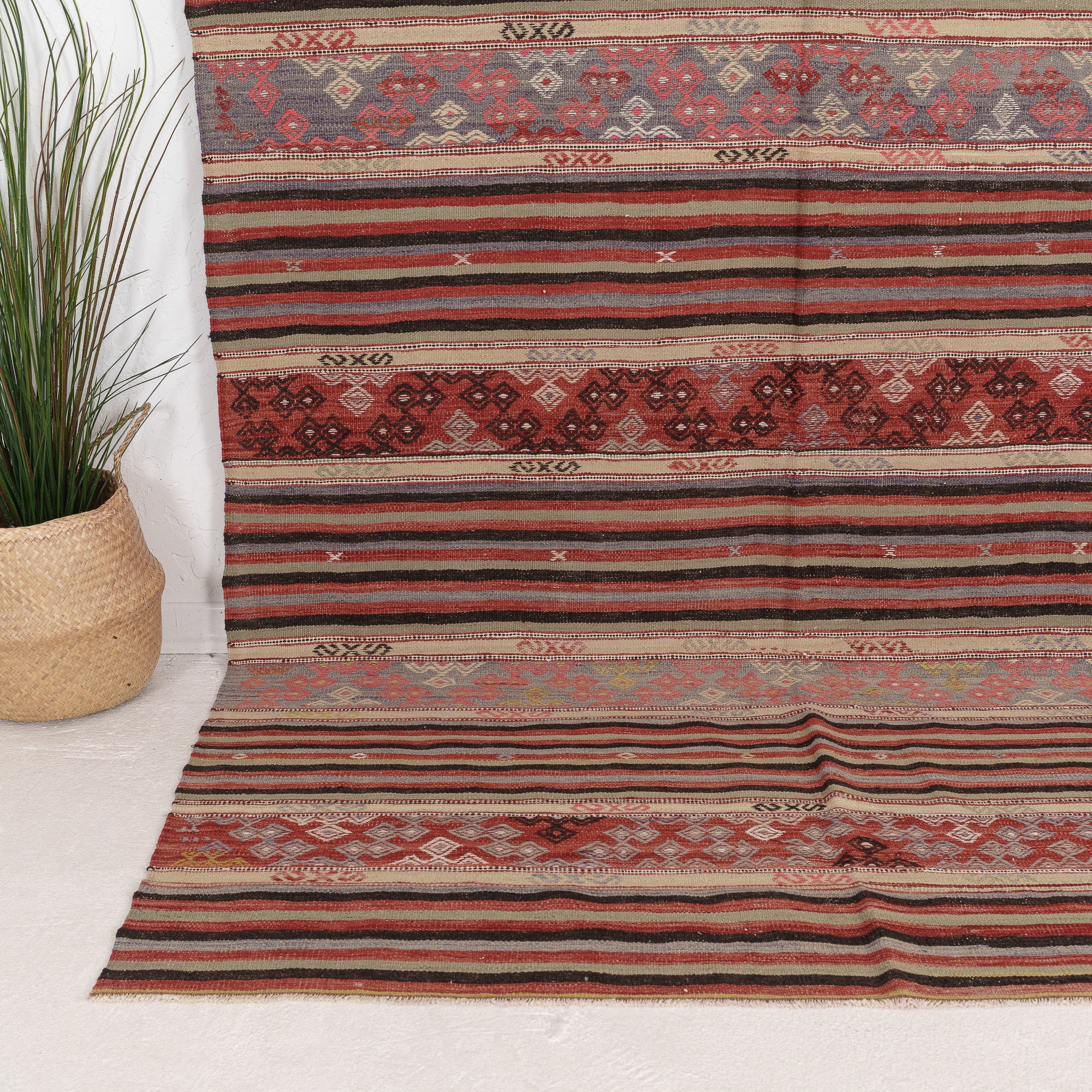 Taelysess - Vintage Turkish Area Rug