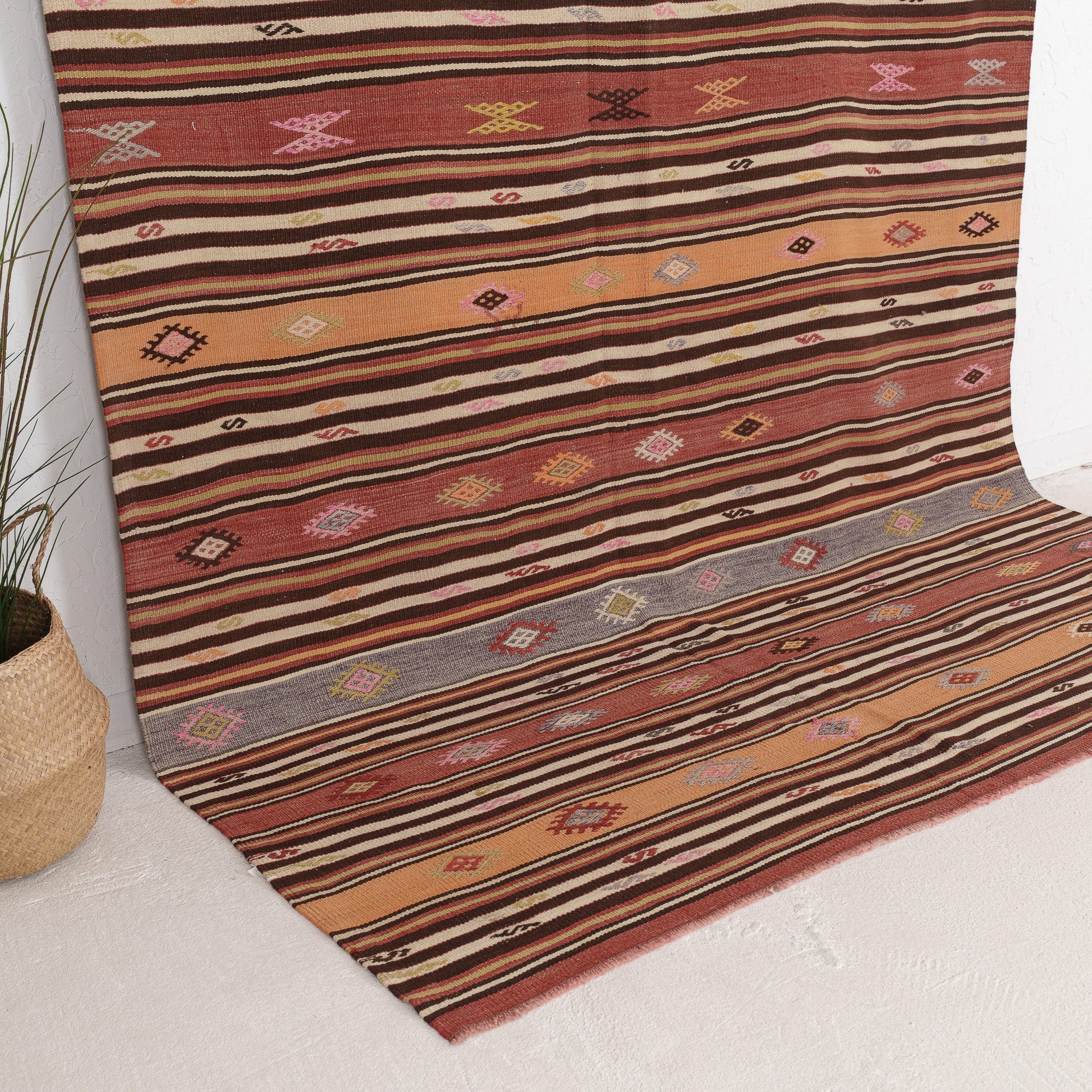 Taelysaria - Vintage Turkish Area Rug