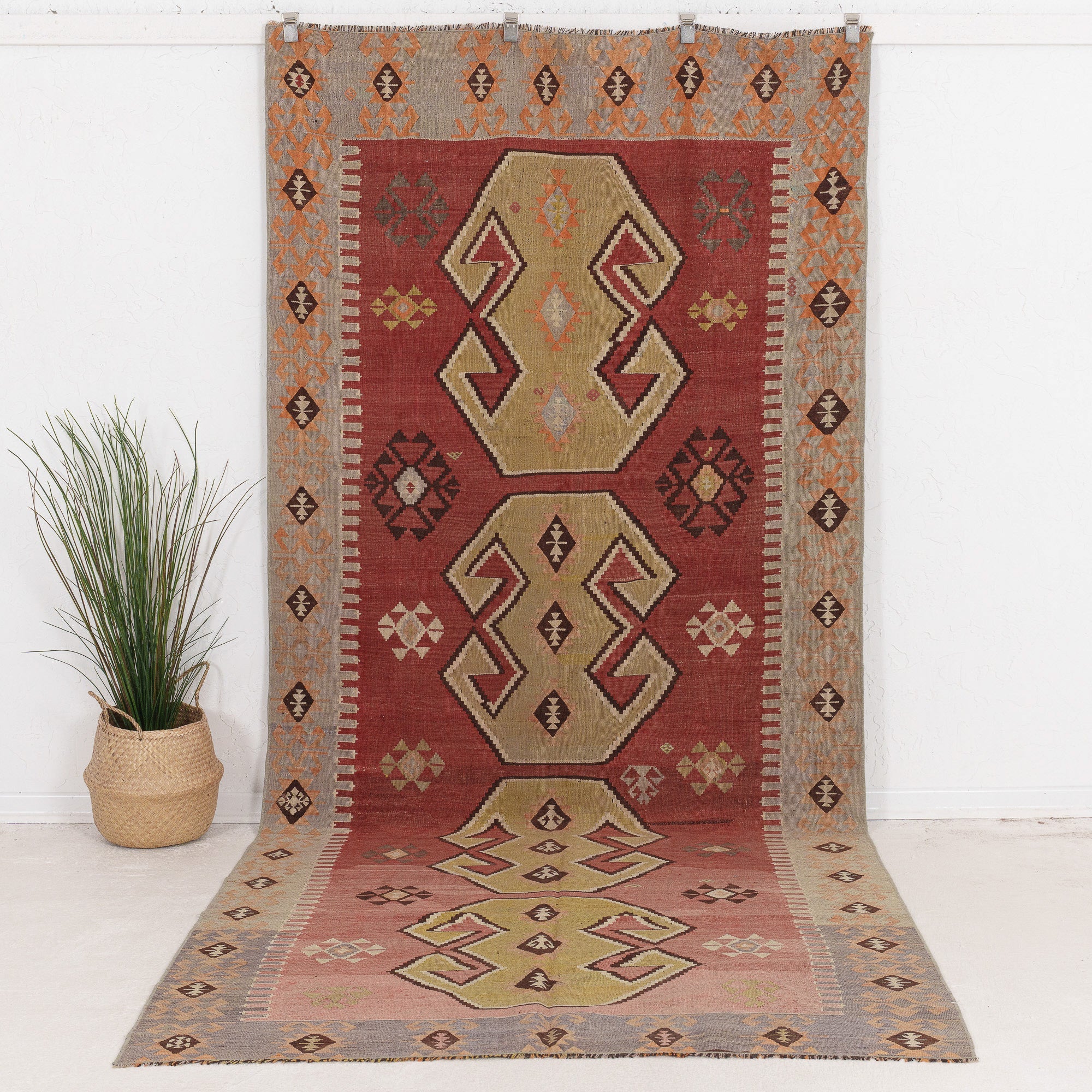 Taelysis - Vintage Turkish Area Rug