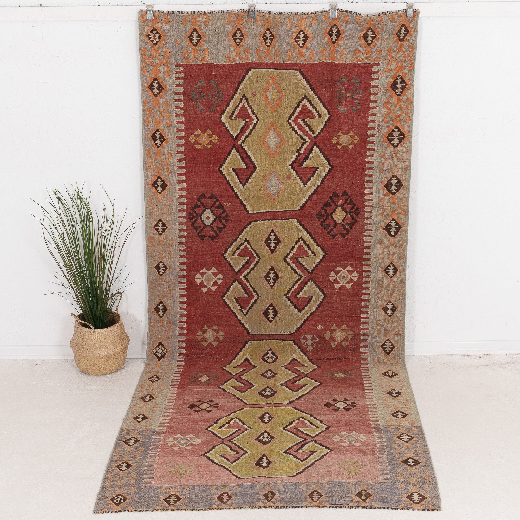 Taelysis - Vintage Turkish Area Rug
