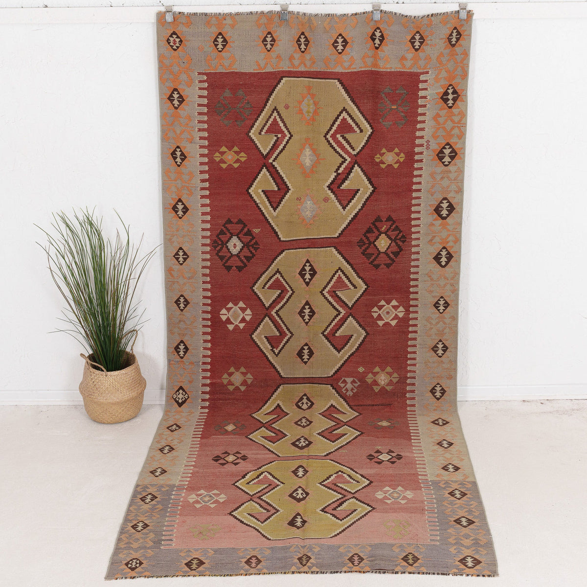 Taelysis - Vintage Turkish Area Rug
