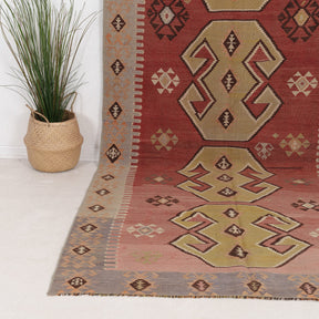 Taelysis - Vintage Turkish Area Rug