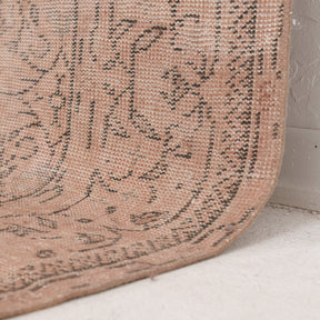 Xaerisin - Vintage Turkish Area Rug