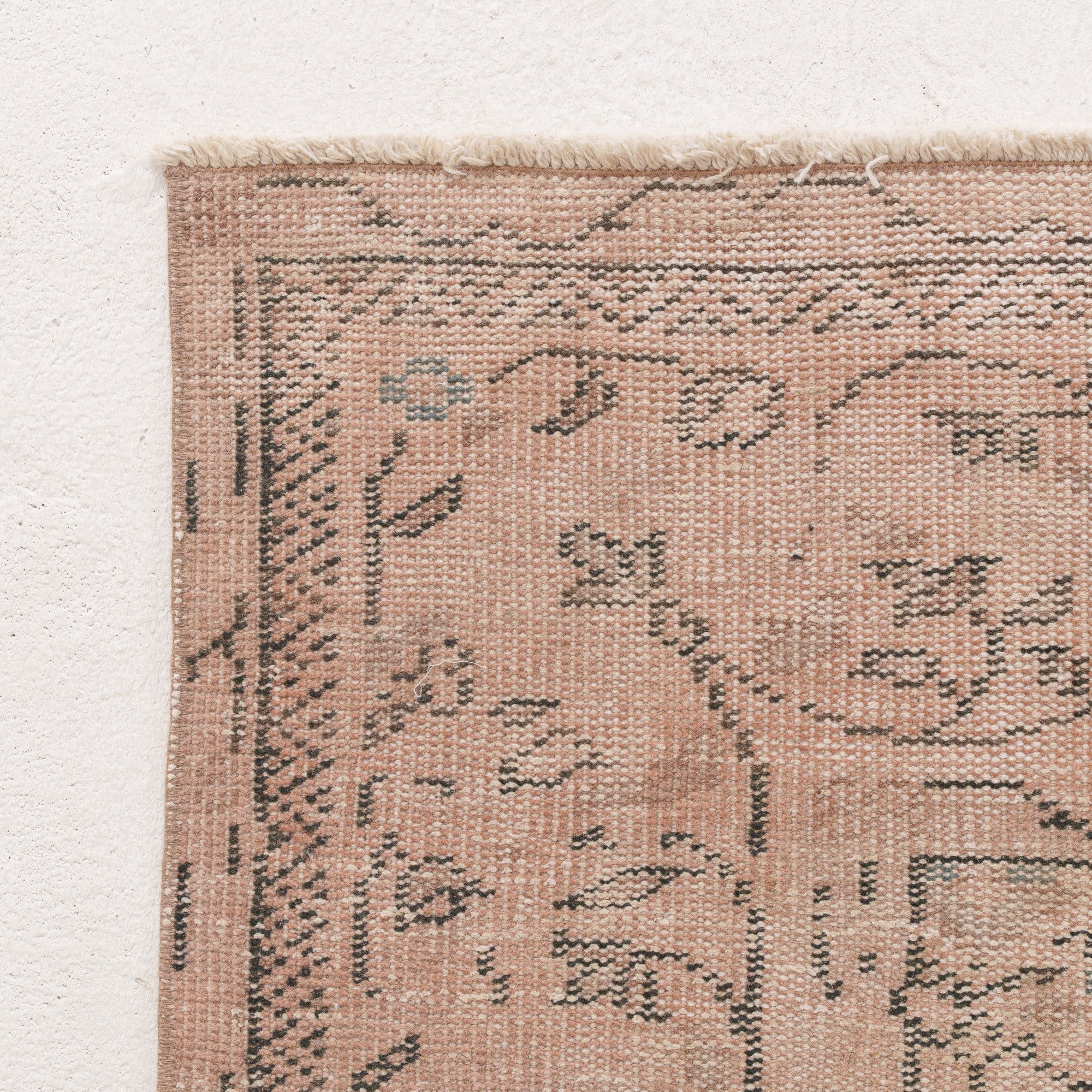 Xaerisin - Vintage Turkish Area Rug