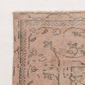 Xaerisin - Vintage Turkish Area Rug