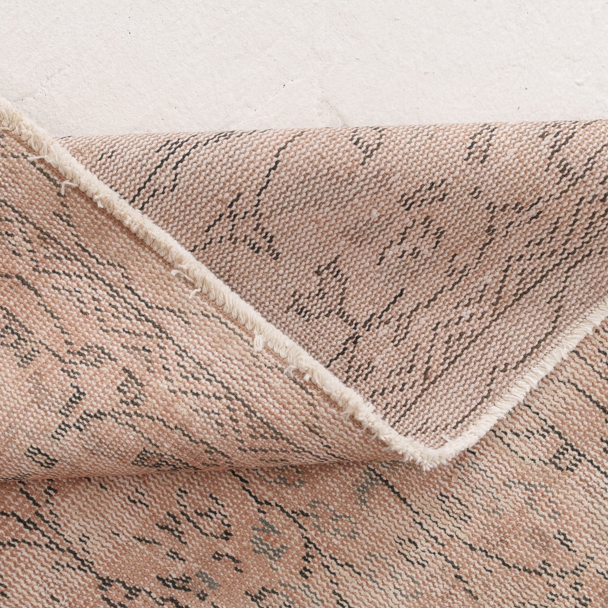 Xaerisin - Vintage Turkish Area Rug