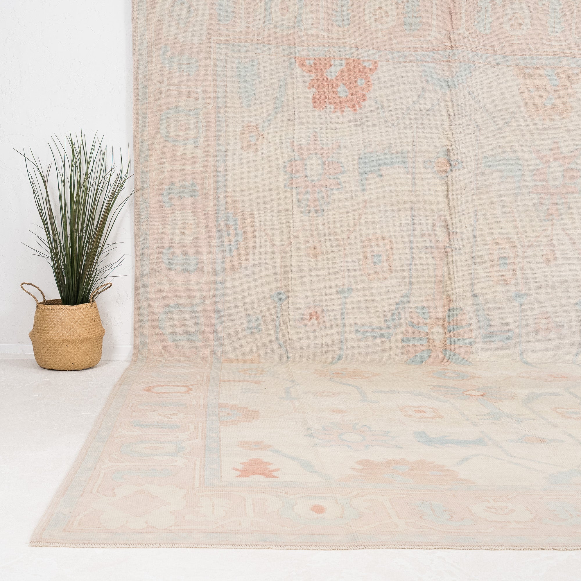 Lyraviane - Vintage Turkish Area Rug