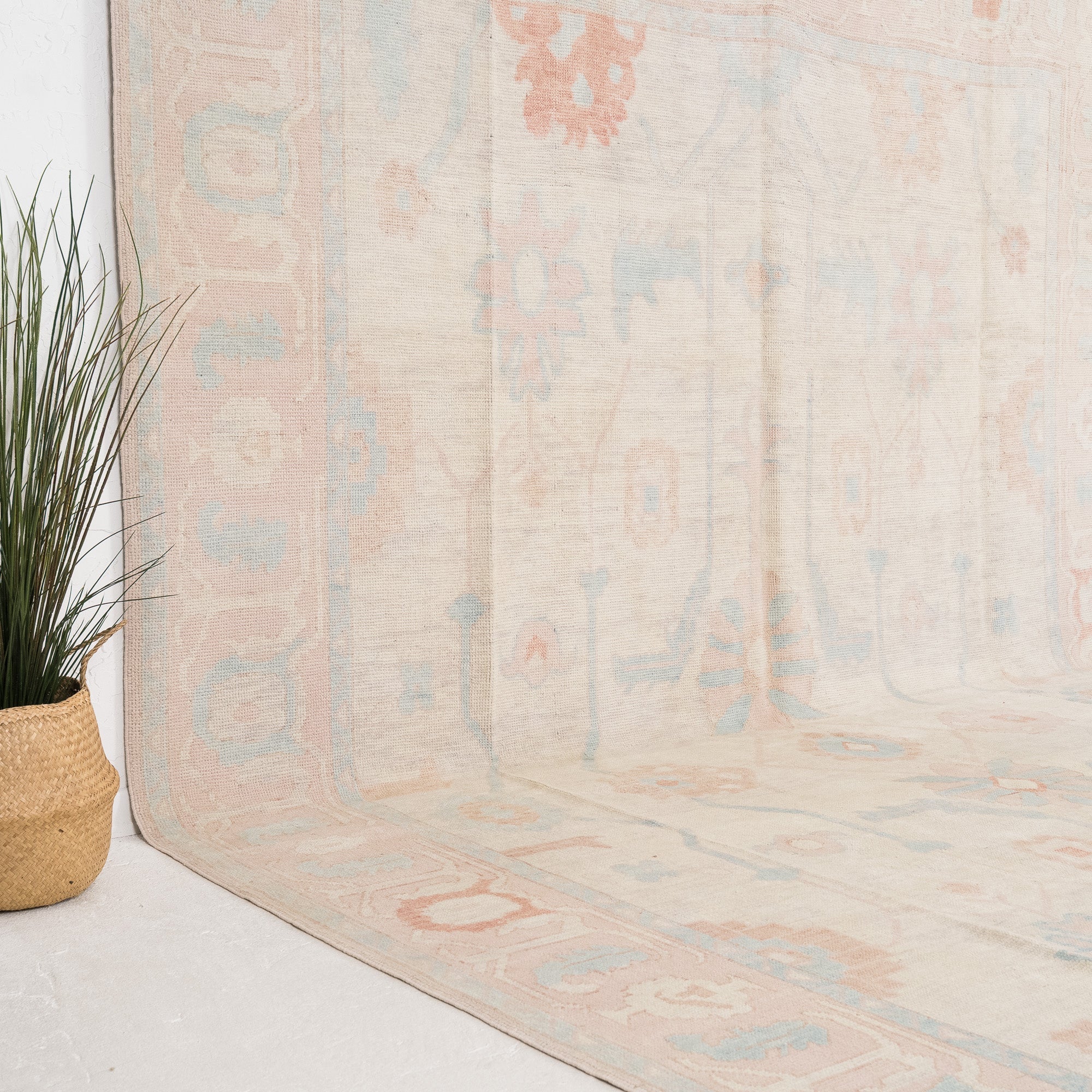 Lyraviane - Vintage Turkish Area Rug