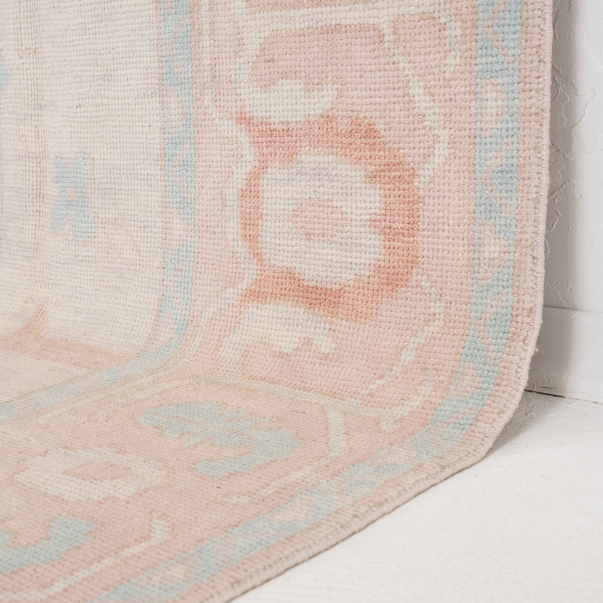 Lyraviane - Vintage Turkish Area Rug