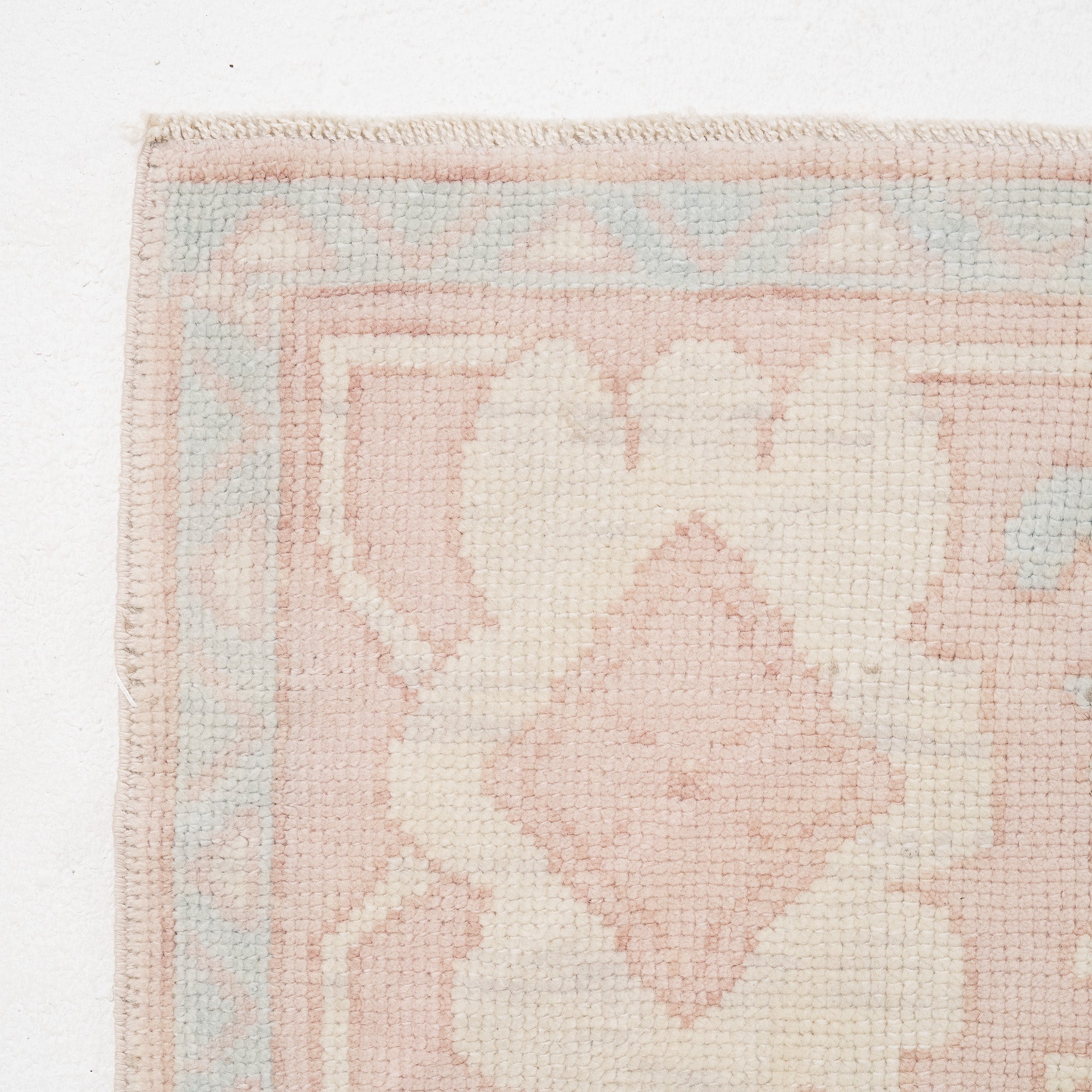 Lyraviane - Vintage Turkish Area Rug