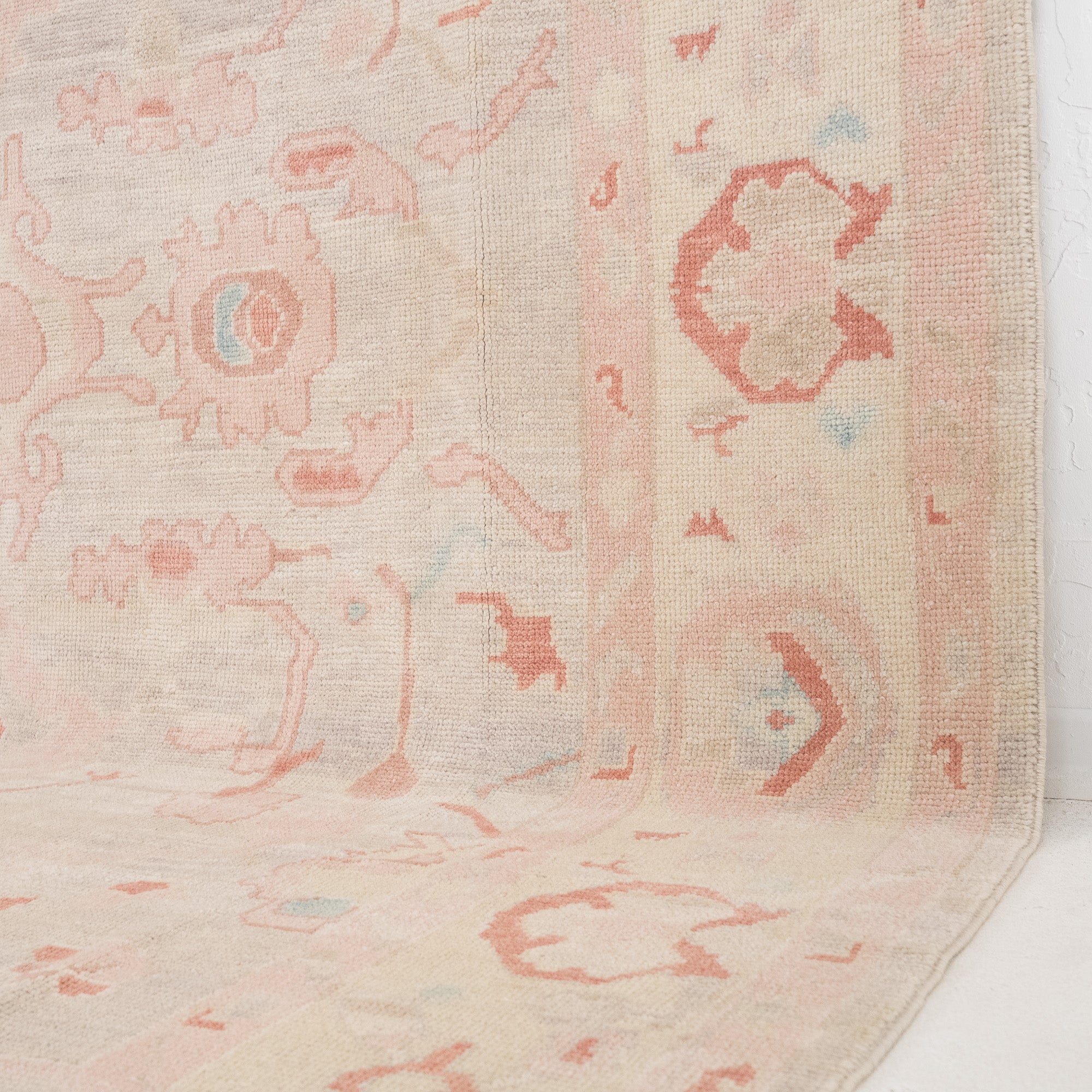 Vionessae - Vintage Turkish Area Rug