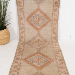 Mirelysia - Vintage Turkish Runner Rug
