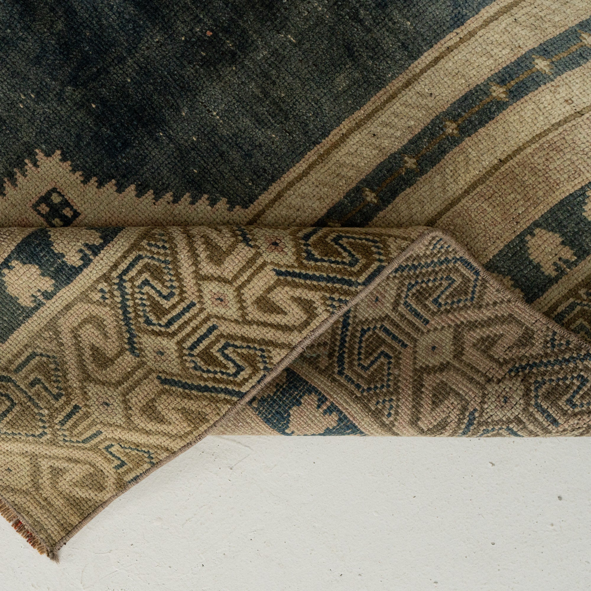Saphina - Dining Room Rug, Antique Oriental Masterpiece