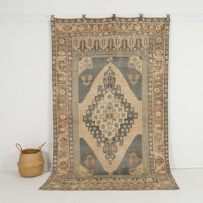 beige vintage 5x8 area rug - perfect for the living room, entryway, bedroom, office, dining room