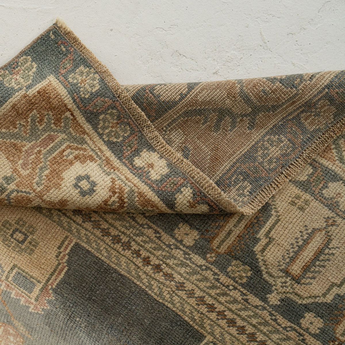 5x8 area rug with beautiful beige hues, from turkish