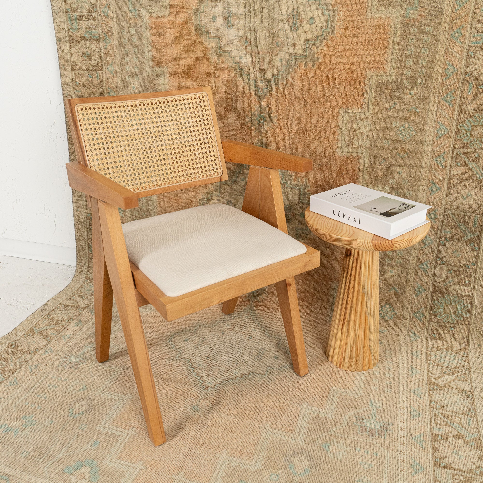 Caledra - Persian Rug, Handcrafted & Timeless