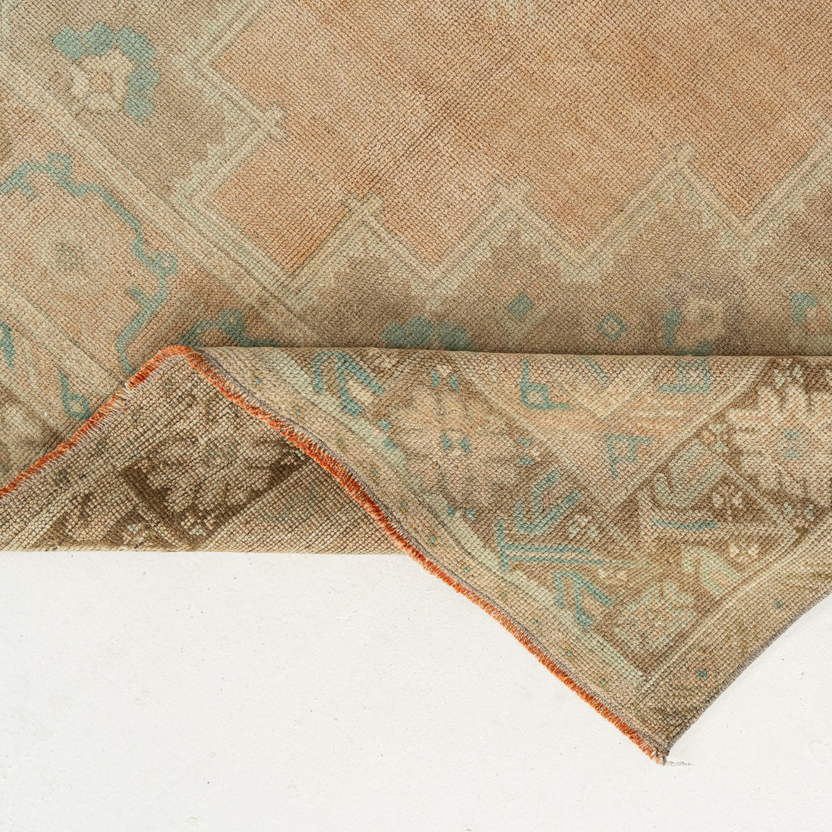 Caledra - Oriental Rug, Handcrafted for Luxury Living