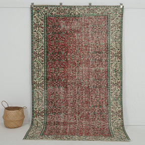 red vintage 5x8 area rug - perfect for the entryway, hallway, living room, kitchen, bedroom