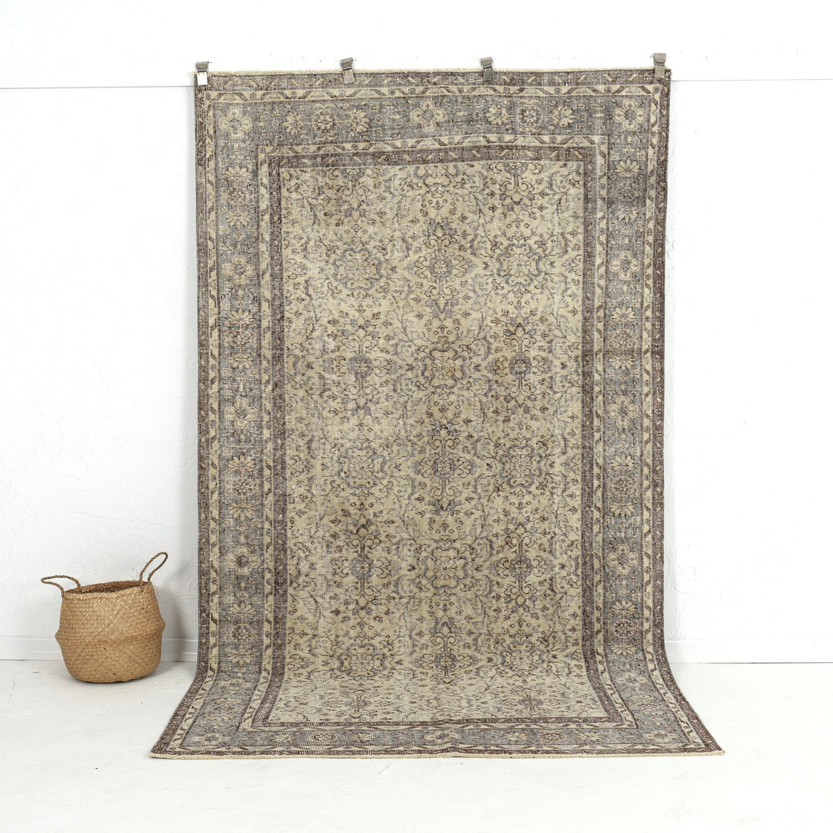 Nivela - Vintage Turkish Area Rug