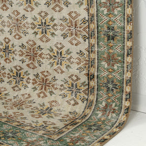 Perina - Persian Rug, Handcrafted & Timeless