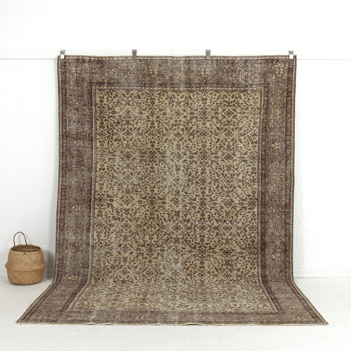 beige vintage 7x10 area rug - perfect for the living room, bedroom, entryway, office, kitchen & dining