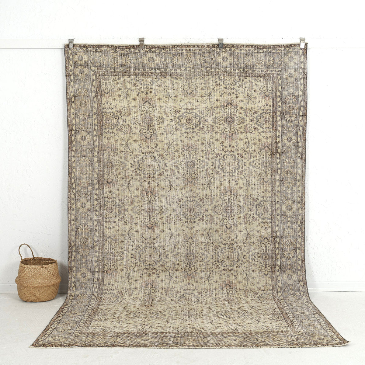 beige vintage 6x10 area rug - perfect for the living room, bedroom, entryway, office, kitchen & dining