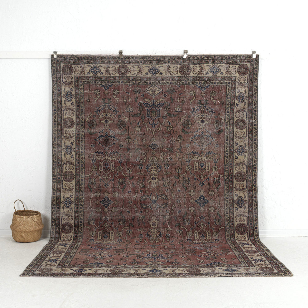 red vintage 7x10 area rug - perfect for the living room, bedroom, entryway, office, kitchen & dining