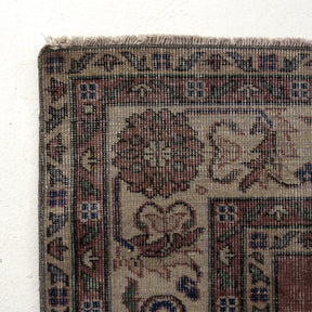 Classic area rug in 7x10 dimensions, crafted in turkish