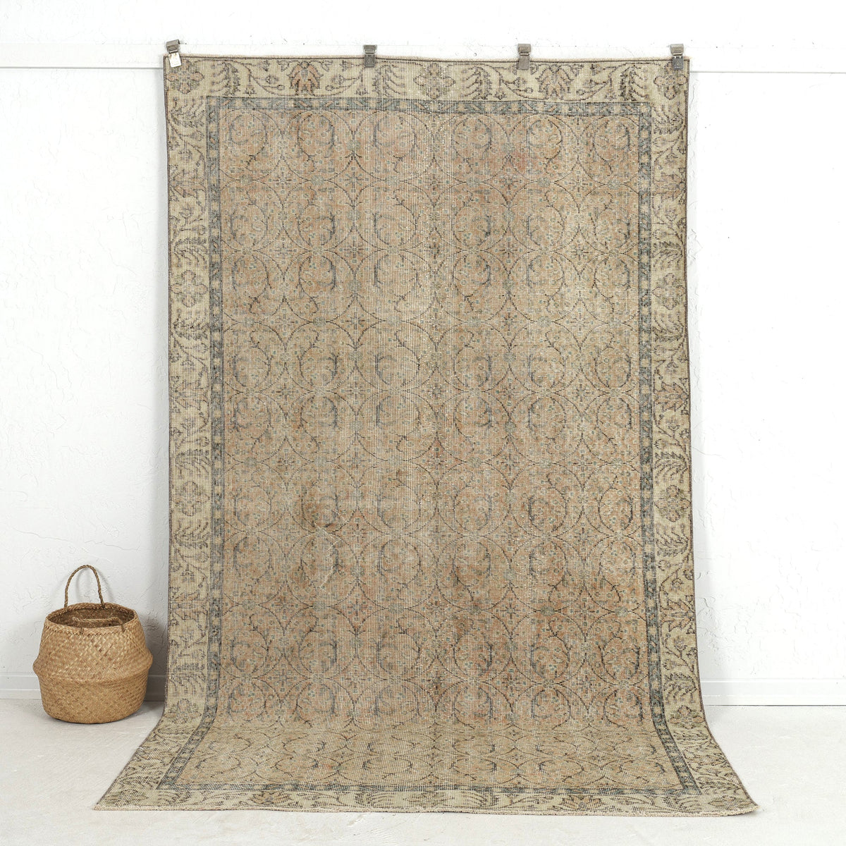 beige vintage 5x9 area rug - perfect for the living room, bedroom, entryway, office, kitchen & dining