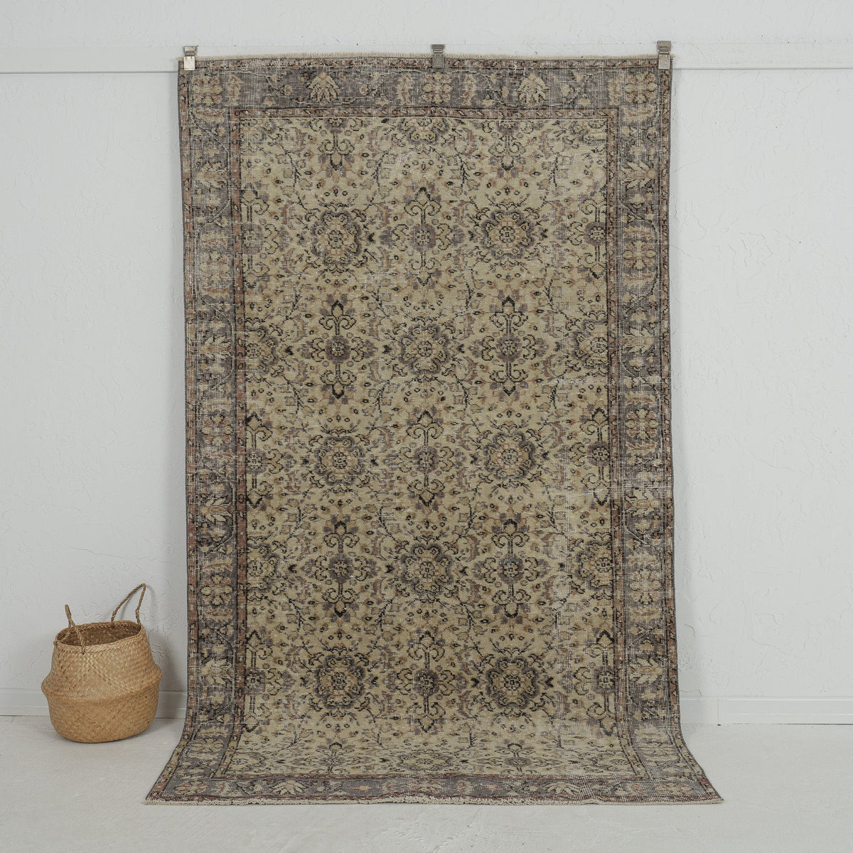 beige vintage 5x8 area rug - perfect for the living room, bedroom, entryway, office, kitchen & dining