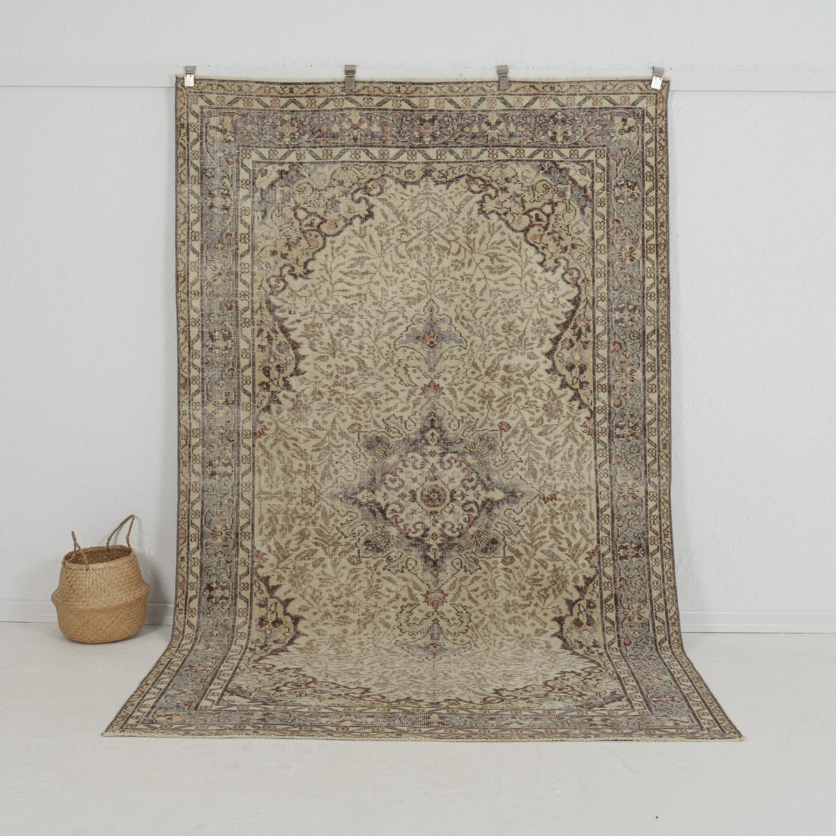 beige vintage 6x9 area rug - perfect for the living room, bedroom, entryway, office, kitchen & dining