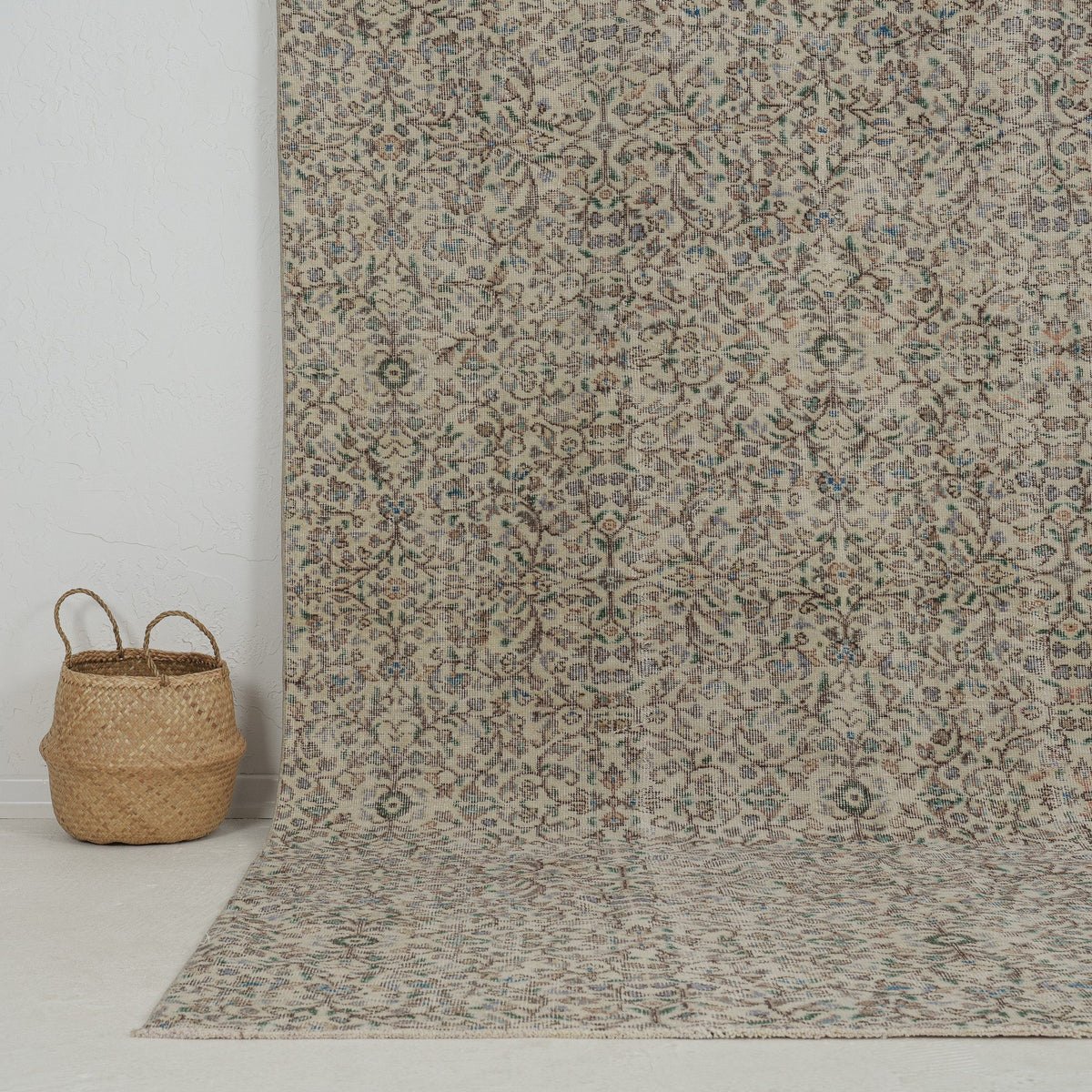 Authentic 7x10 area rug from turkish, in subtle beige tones