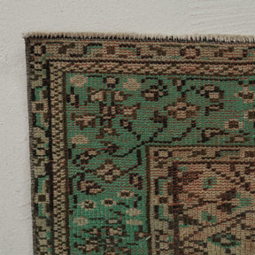 Classic area rug in 6x8 dimensions, crafted in turkish