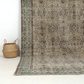 Genira - Elegant Living Room Rug, Antique Charm