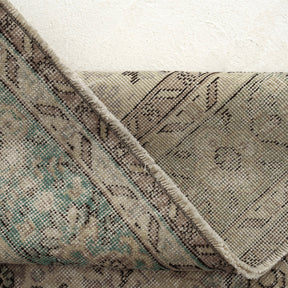 Genira - Elegant Living Room Rug, Antique Charm