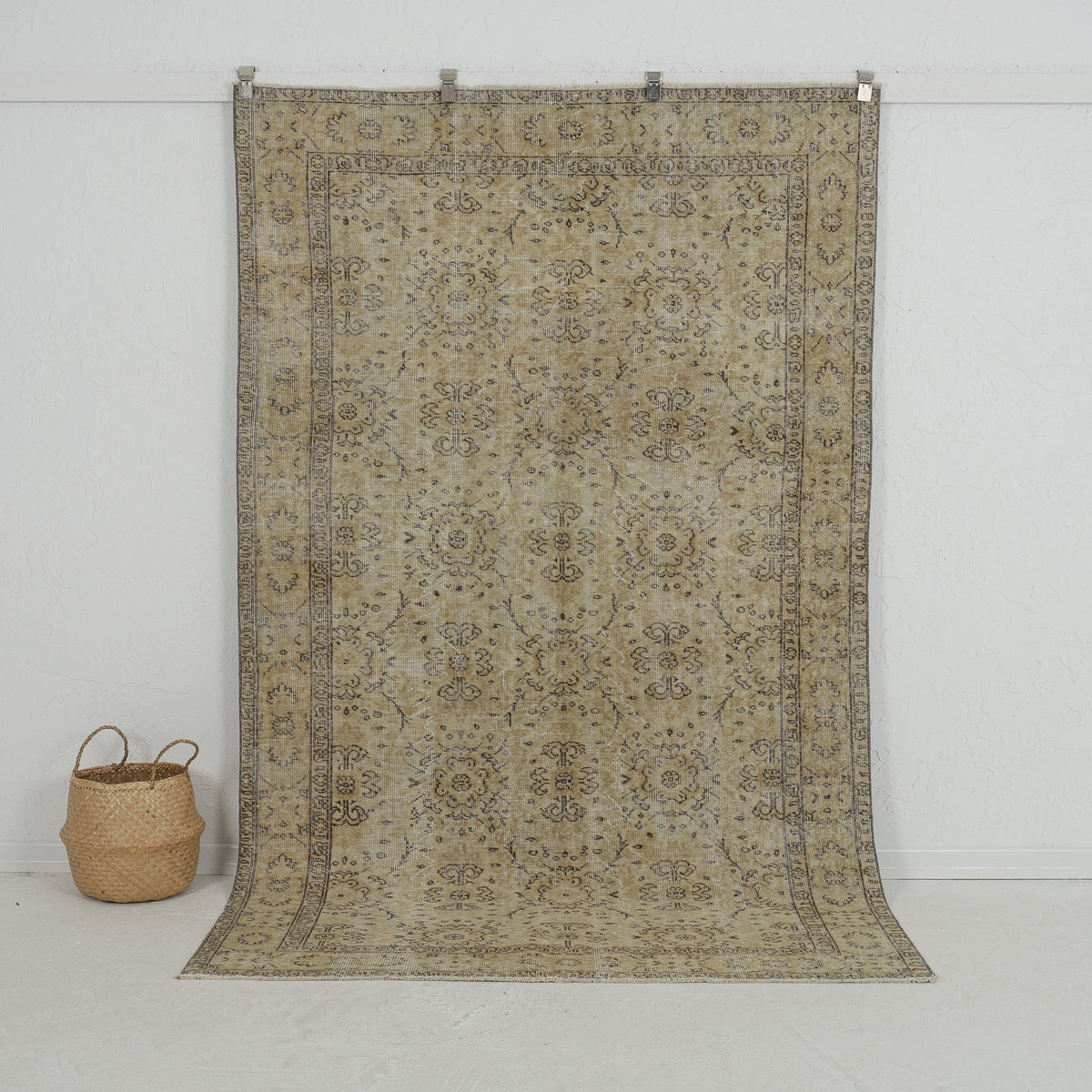 beige vintage 5x9 area rug - perfect for the living room, bedroom, entryway, office, kitchen & dining