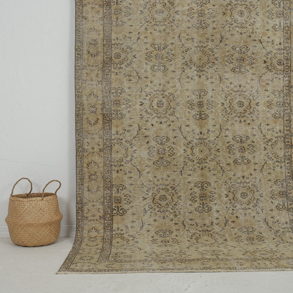 Authentic 5x9 area rug from turkish, in subtle beige tones