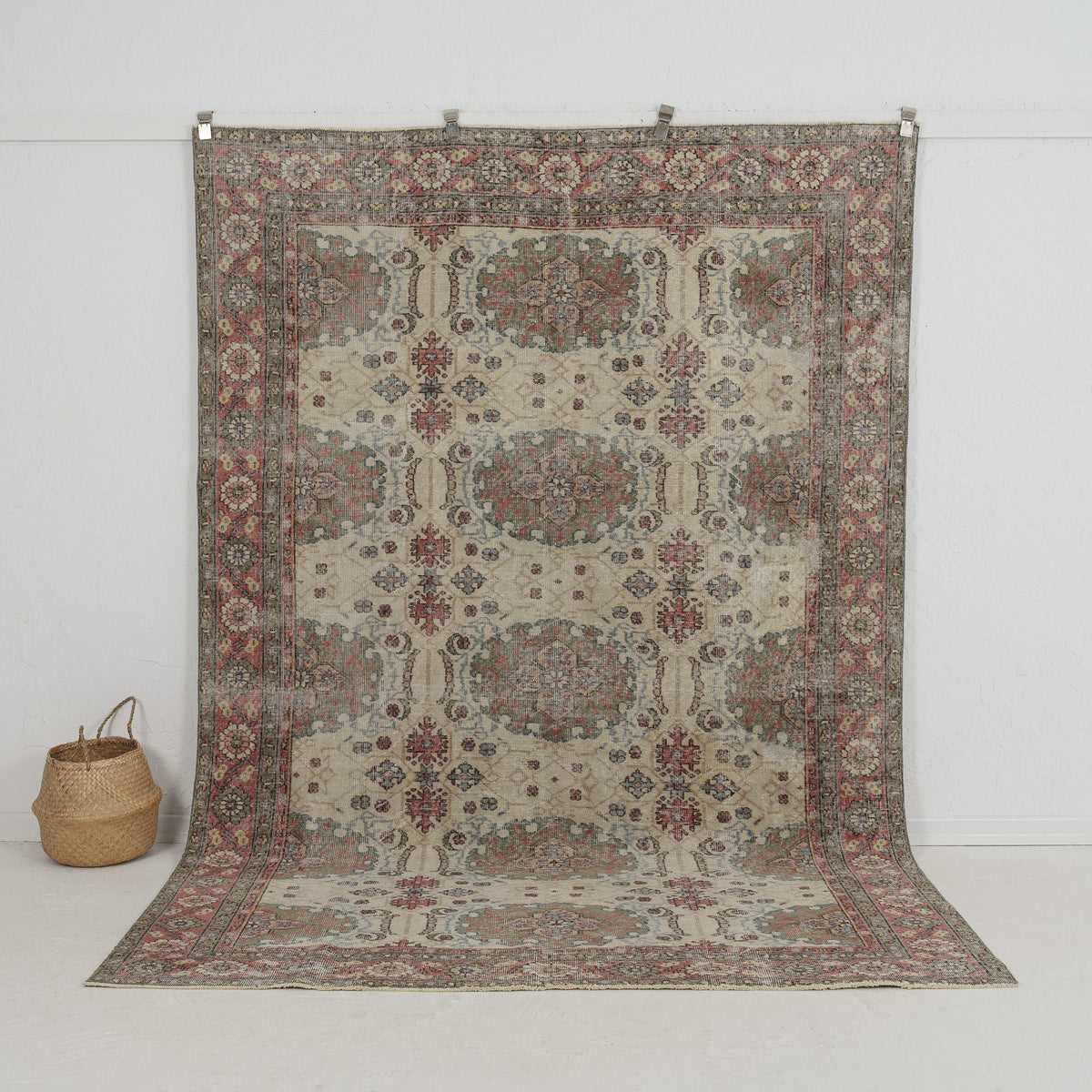 beige vintage 6x10 area rug - perfect for the living room, bedroom, dining room, entryway, office