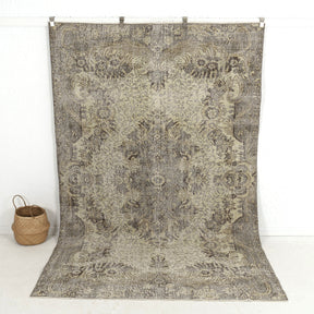 Amiah - Dining Room Rug, Authentic Oriental Design